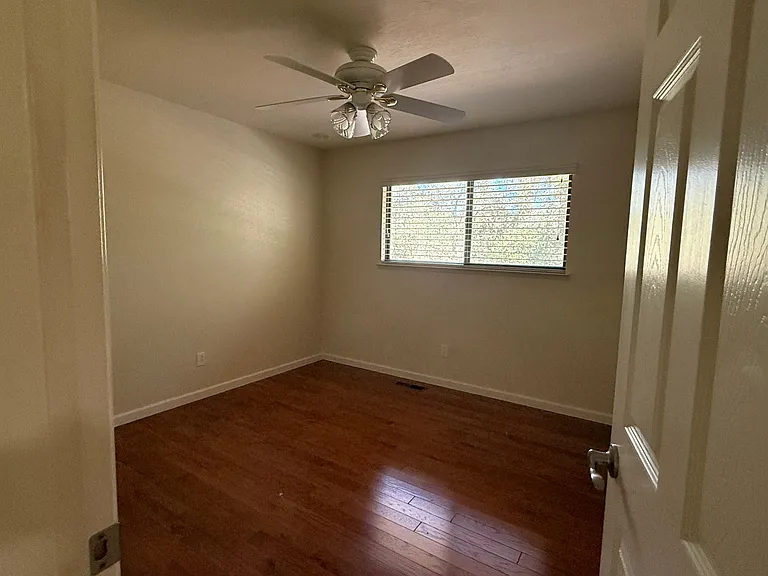 4161 Helen Ln — Photo 13