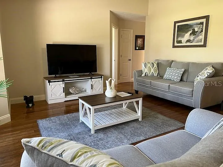 3 bed, 2.0 bath, 1235 sqft, $2,500 — Photo 4