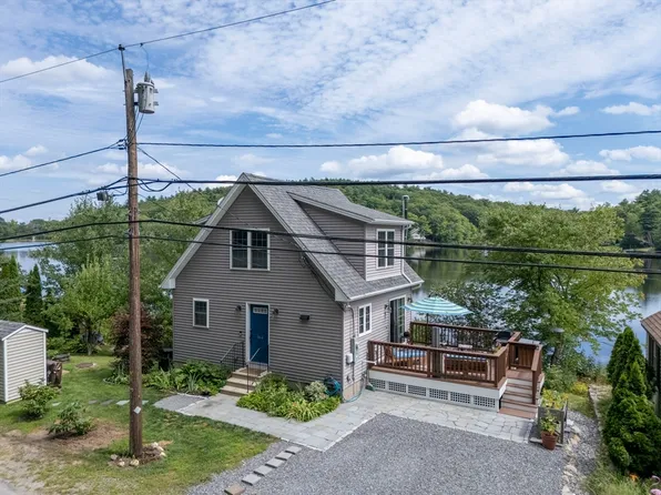 864 South Rd, Ashby, MA 01431