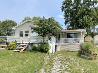 1367 E Wagon Trail Hts, Columbia, MO 65202