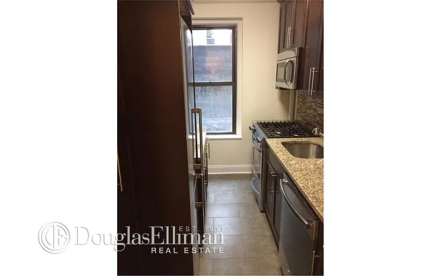 Rented by Douglas Elliman | media 17