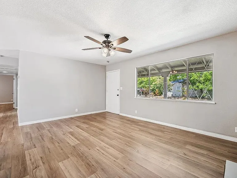 817 Oakland Ave — Photo 5