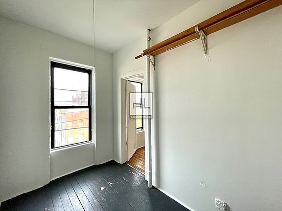 5th image of 326 Van Brunt St APT 4L