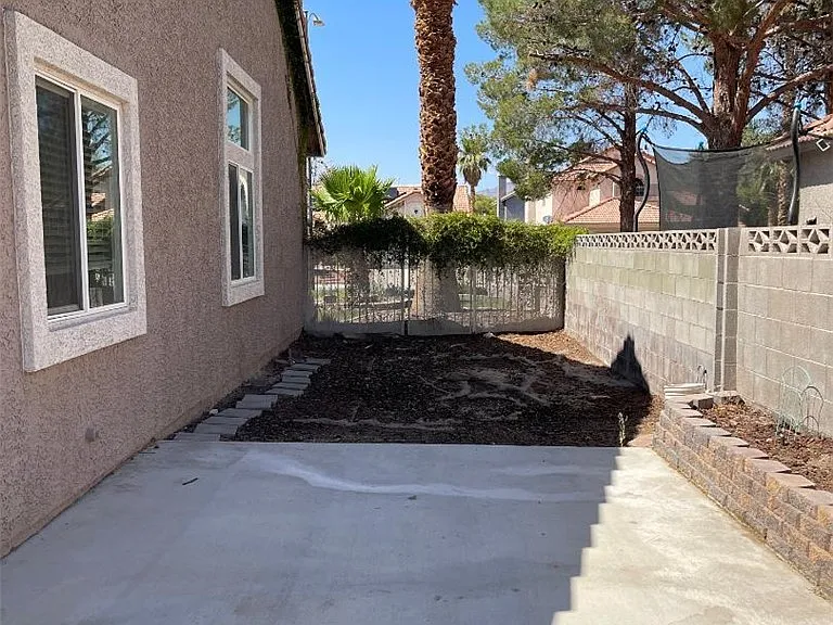 5905 April Ln — Photo 30