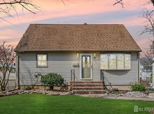 122 Orange St, Edison, NJ 08817