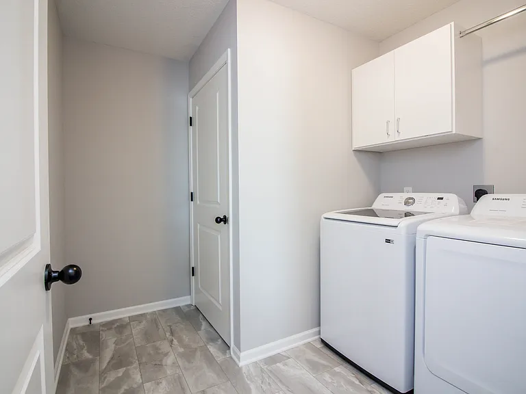 1003 W Hamilton Rd N — Photo 35