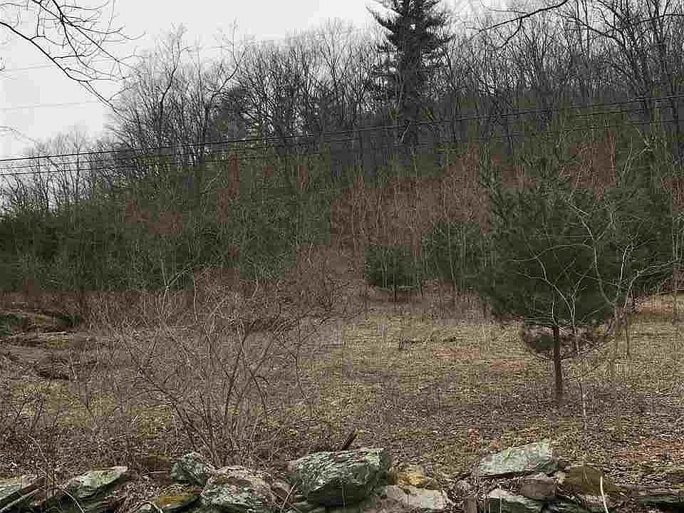 2nd image of 239 Lewis Hollow Rd