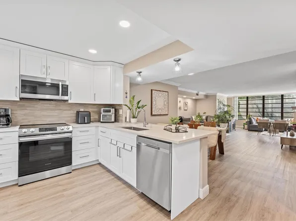 4132 S Carambola Circle #F206, Coconut Creek, FL 33066