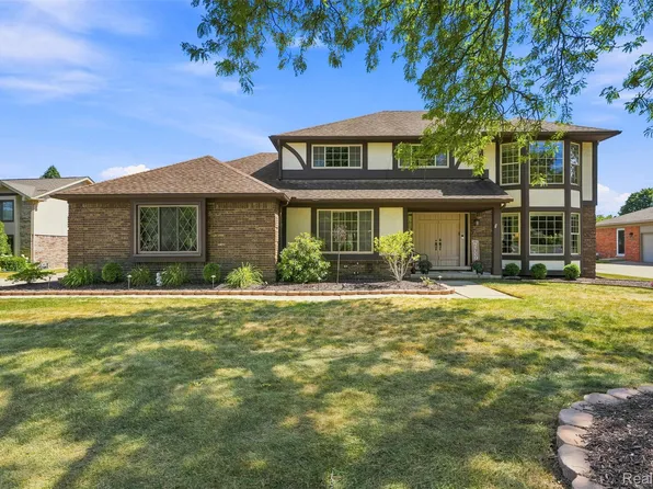35379 Northmont Dr, Farmington Hills, MI 48331