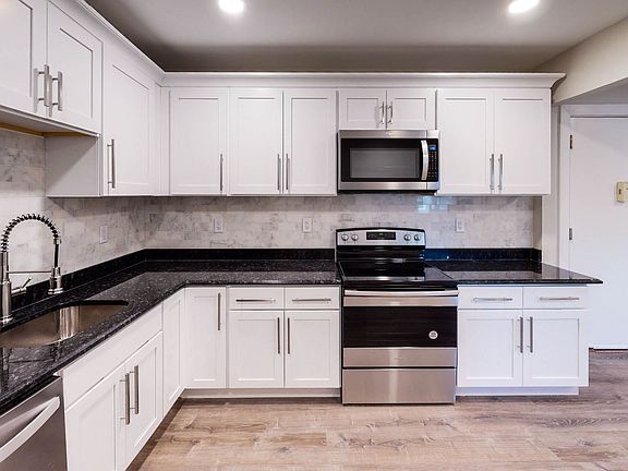 3rd image of 58 Fountain St #306