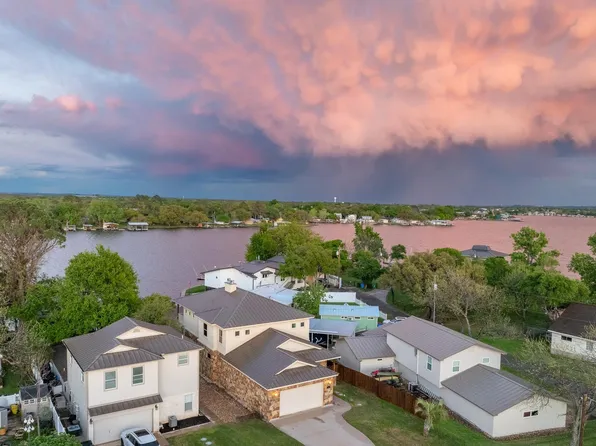 131 Princess Dr, Sunrise Beach, TX 78643
