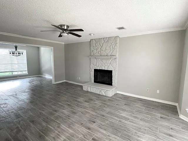 Building Photo - 3131 Mosby Dr