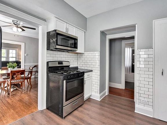 2nd image of 2071 Morrison Ave