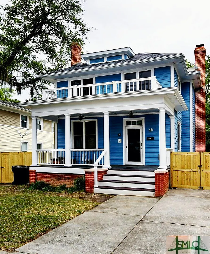 Spacious and fully furnished Victorian beauty — Photo 1