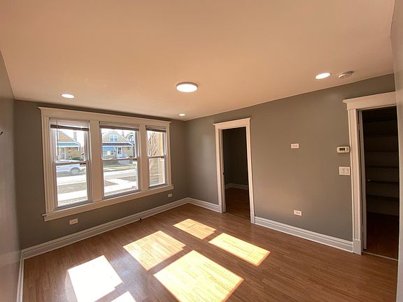 2nd image of 5143 S Lockwood Ave #1