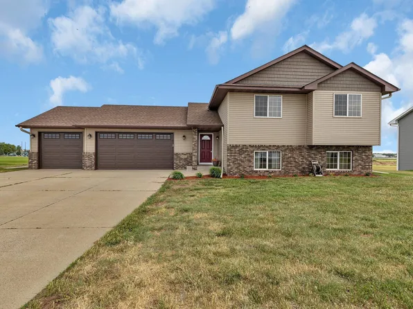 820 10th St, Clearwater, MN 55320