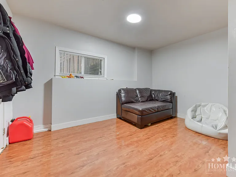 7437 Garfield Dr — Photo 8