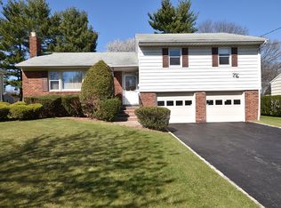 24 Shelley Rd, Springfield, NJ 07081