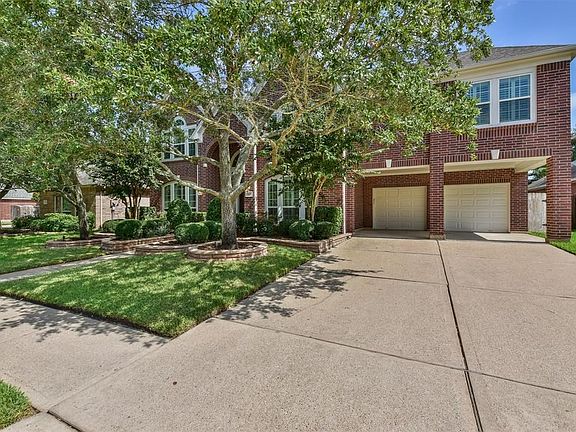 2nd image of 3915 Abbeywood Dr