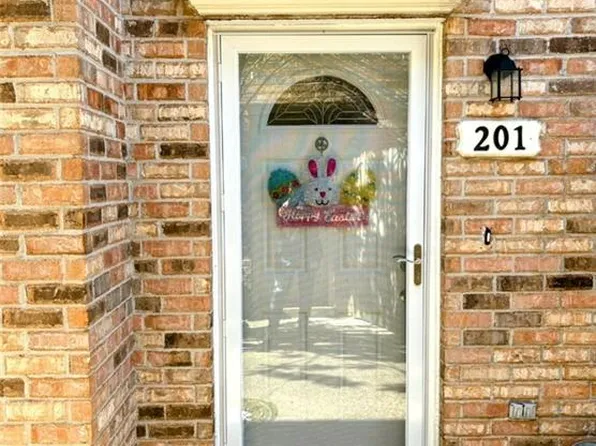 604 Clearview Pkwy APT 201, Metairie, LA 70001