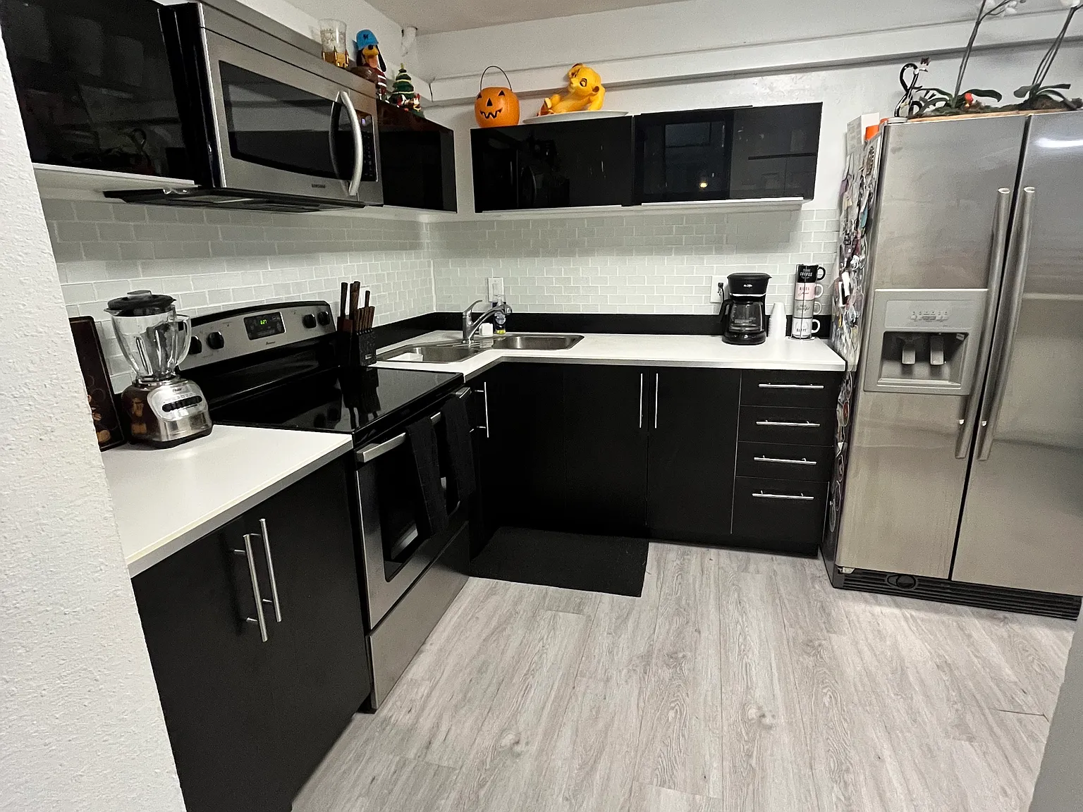 3 bed, 2.5 bath, 1407 sqft, $3,200 — Photo 3
