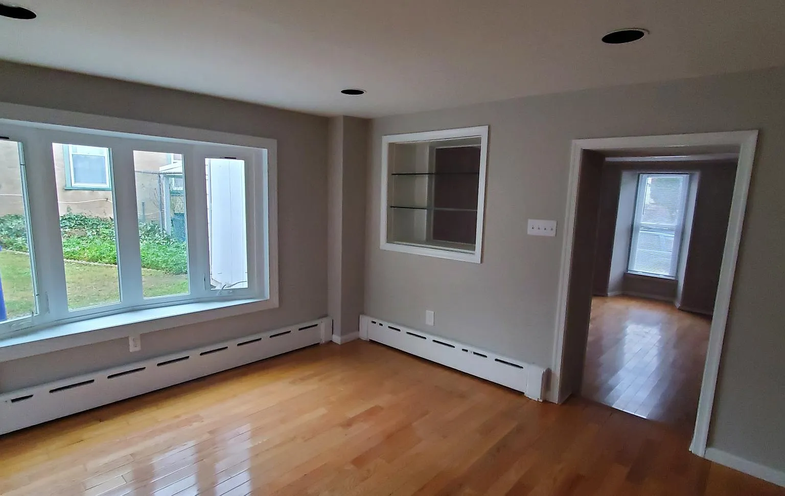 3 bed, 1.5 bath, 1816 sqft, $2,995 — Photo 4