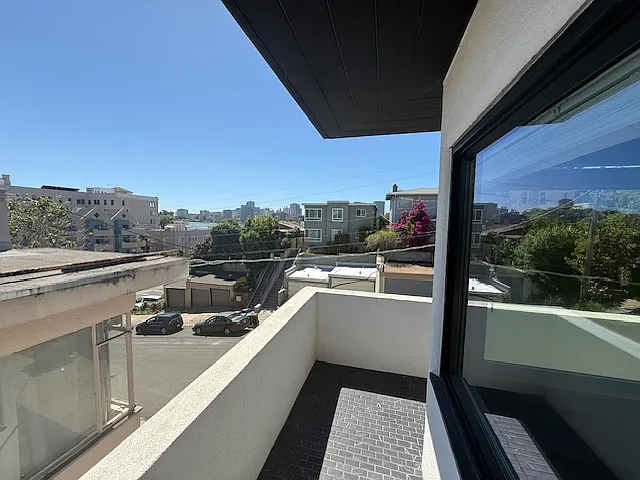 420 Merritt Ave #J — Photo 9
