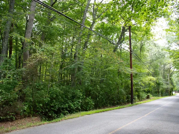 184 Bayview Avenue Grinnell St, Berkley, MA 02779
