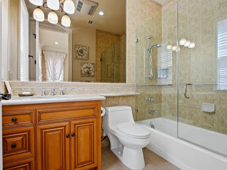 First Floor Jr. Suite Bath Room