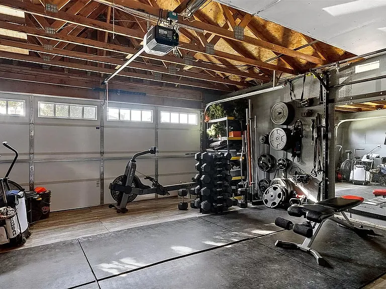 2293 Joseph Damon Dr — Photo 37