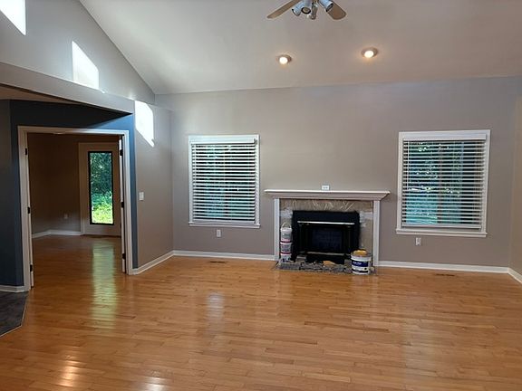2nd image of 7900 Pine Ridge Dr