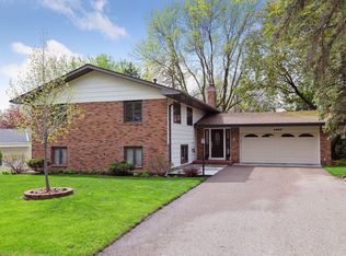 5201 Heritage Hills Dr, Bloomington, MN 55437