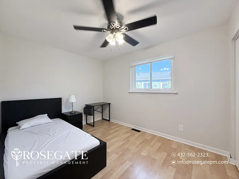 7 Gemshaw Cres #1 — Photo 12