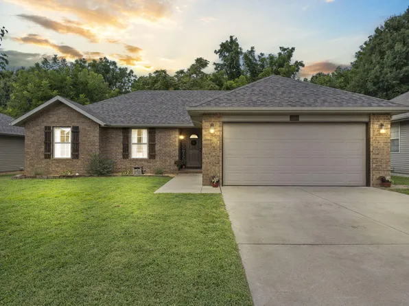 2065 S Fisk Avenue, Springfield, MO 65807