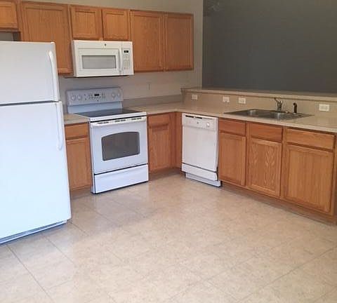 2nd image of 1040 Venetian Dr Unit 202