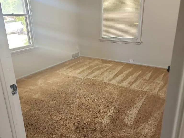 107 N 200 E — Photo 5