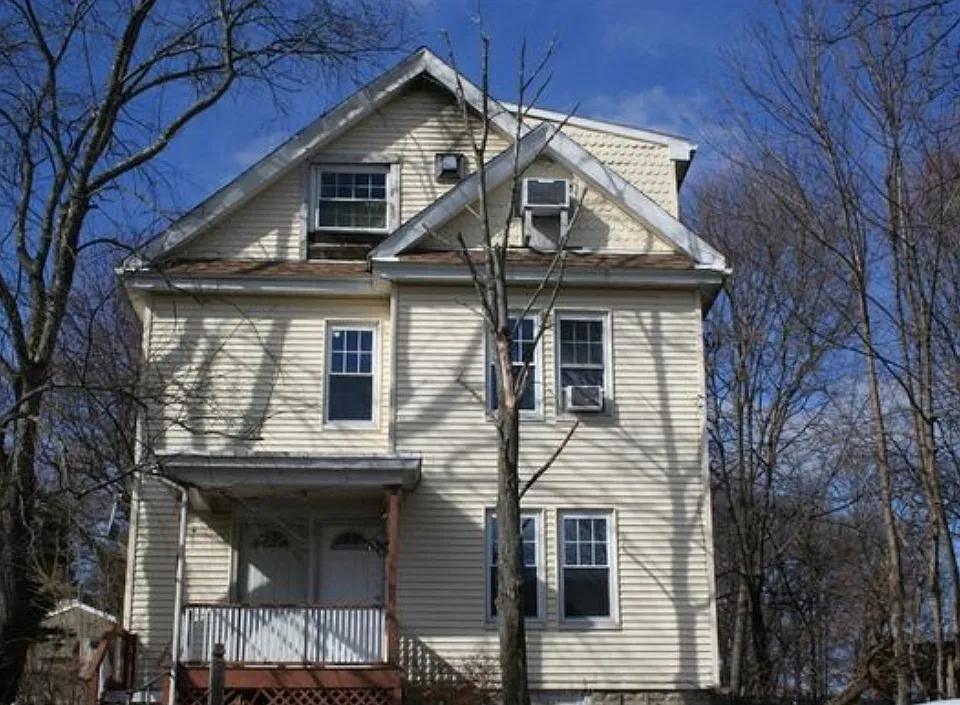 27 Ashworth Ter