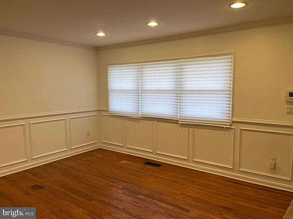 3rd image of 8829 Sigrid Rd