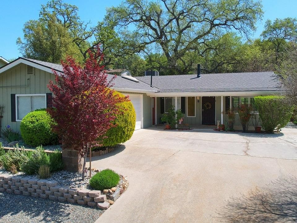 1st image of 40725 Griffin Dr