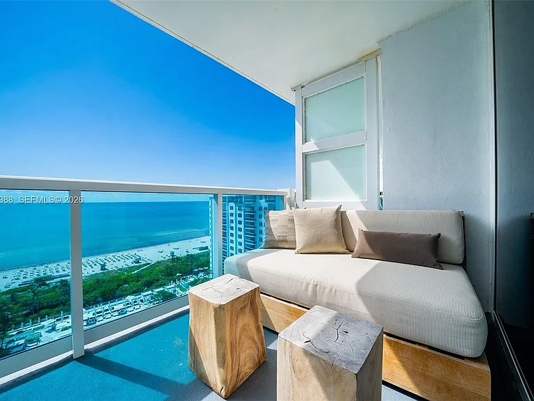 102 24th St #Penthouse 1718 — Photo 19