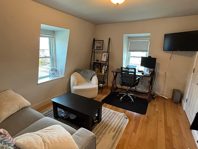 2nd bedroom