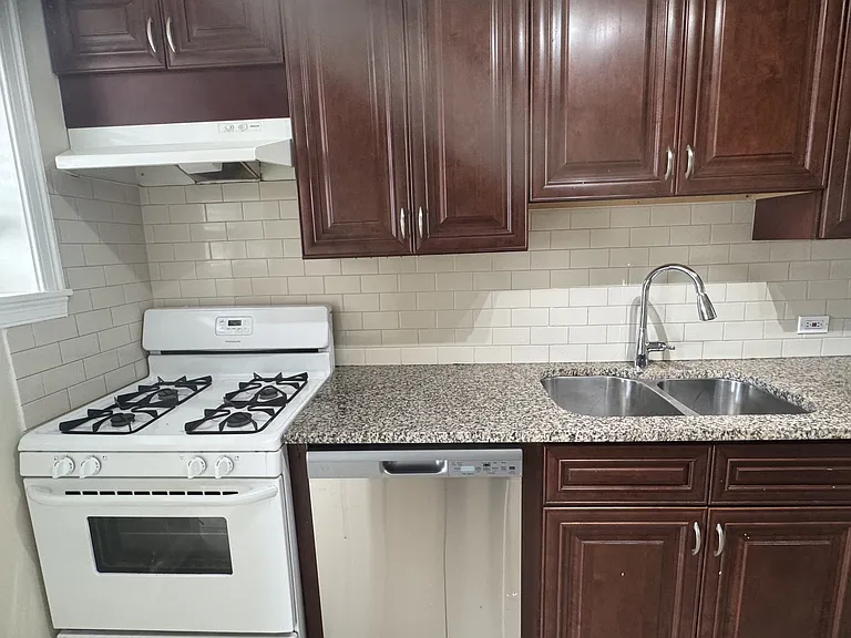 4950 N Christiana Ave #1 — Photo 4