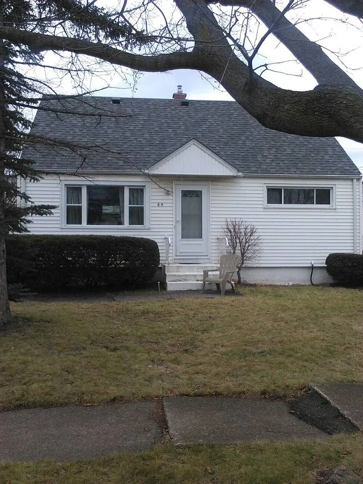 64 Wallace Ave photo 1