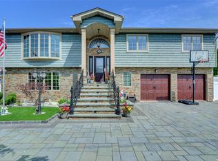 2663 Island Channel Rd, Seaford, NY 11783