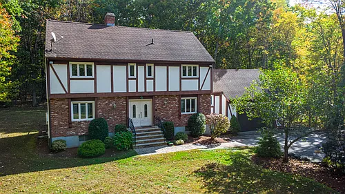 23 Golden Oaks Dr Photo 1