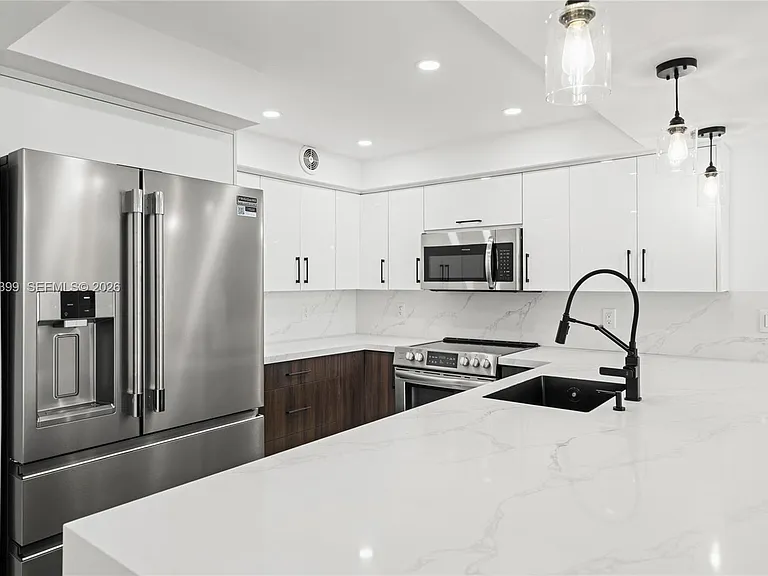 5701 Collins Ave #503 — Photo 16
