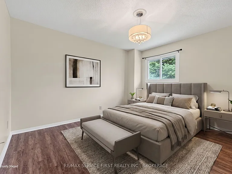 877 Muirfield Cres — Photo 20