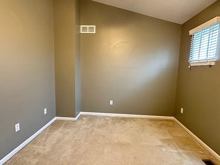 5555 Woodruff Shore Dr — Photo 32