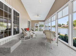 20911 263rd St, Manchester, IA 52057