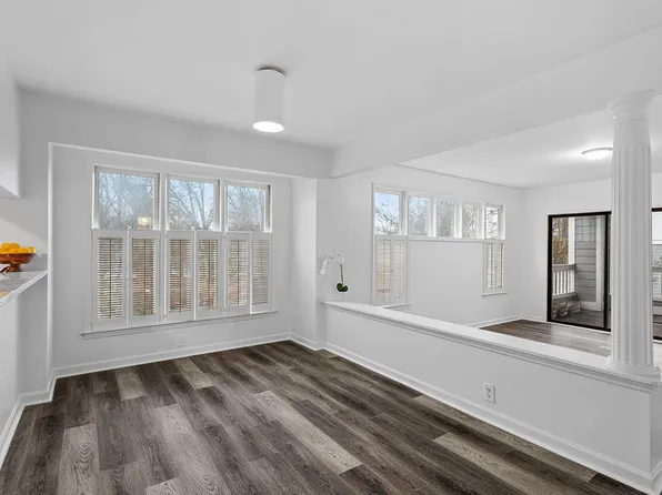 720 Bishops Park Dr Unit 202, Raleigh, NC 27605